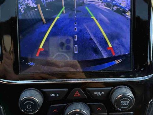 Used 2019 Jeep Grand Cherokee Altitude image 26