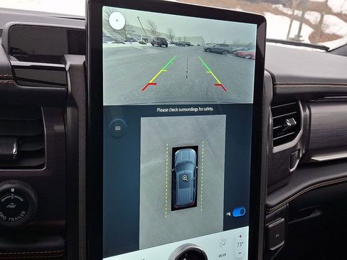 Used 2022 Ford Expedition Platinum image 4