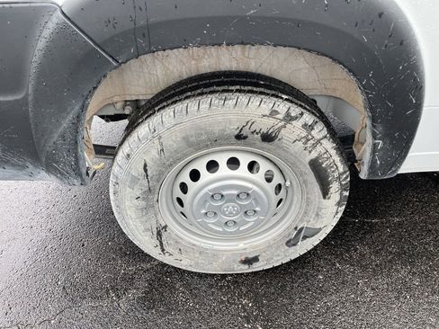 Used 2025 RAM ProMaster 2500 w/ Convenience Group image 17