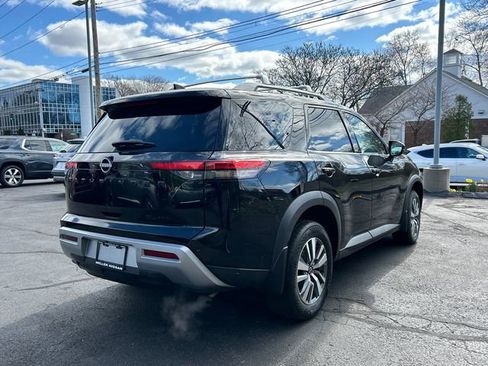 Certified 2023 Nissan Pathfinder SL w/ Black Appearance Package AWD/4WD image 2
