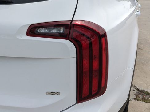 Used 2025 Kia Telluride S AWD/4WD image 11