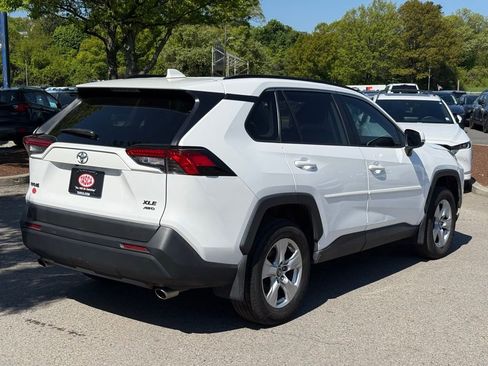 Used 2019 Toyota RAV4 XLE w/ Convenience Package AWD/4WD image 8