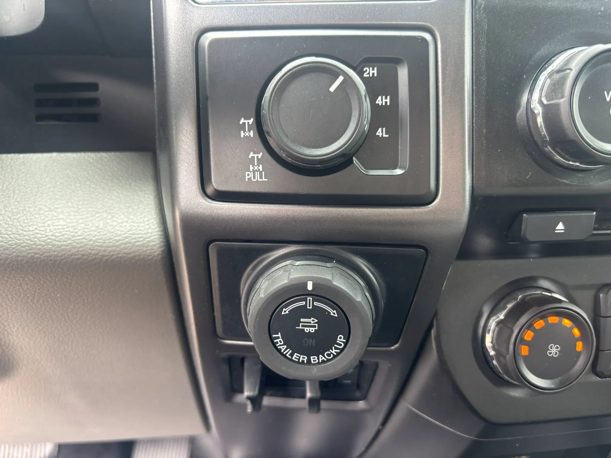 Used 2016 Ford F150 XLT w/ Equipment Group 301A Mid AWD/4WD image 25