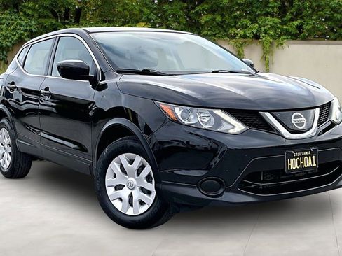 Used 2019 Nissan Rogue Sport S FWD image 1