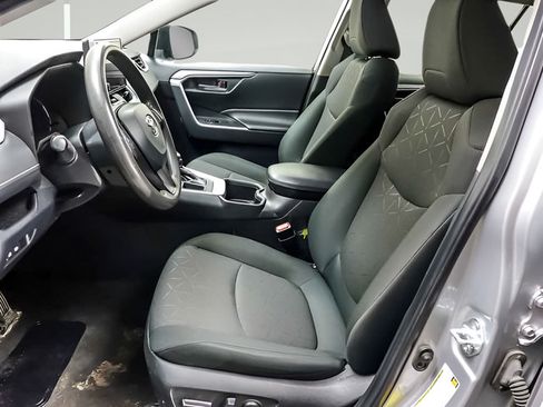 Certified 2024 Toyota RAV4 XLE FWD image 8