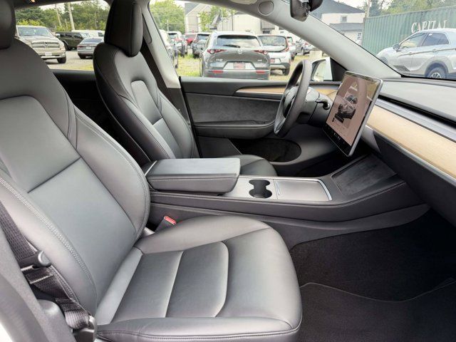 Used 2022 Tesla Model Y Long Range AWD/4WD image 10