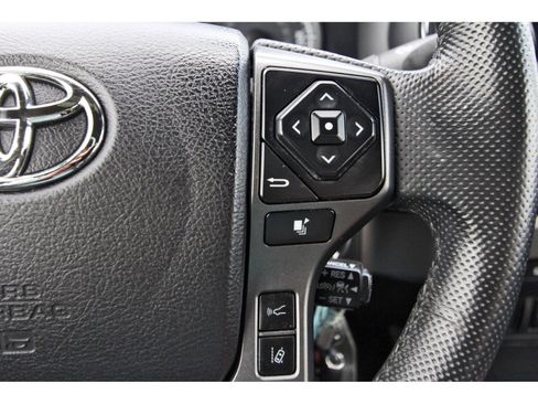 Used 2020 Toyota Tacoma TRD Sport w/ TRD Premium Sport Package AWD/4WD image 19