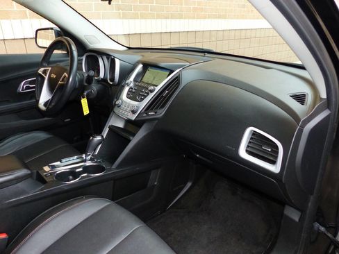 Used 2017 Chevrolet Equinox LT w/ Midnight Edition image 29