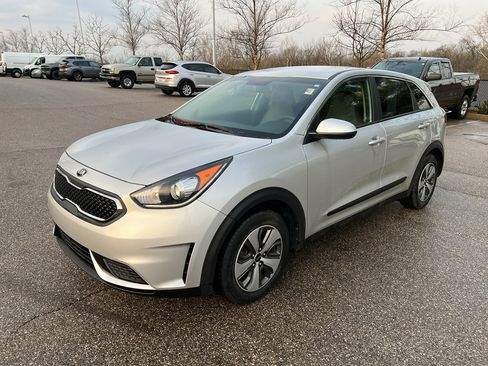Used 2019 Kia Niro FE image 3