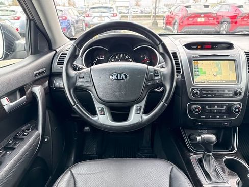 Used 2014 Kia Sorento LX w/ Touring Package (LX) image 21