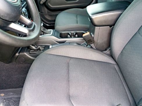 Used 2022 Jeep Gladiator Sport AWD/4WD image 11
