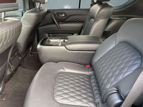 Used 2021 INFINITI QX80 Sensory w/ All-Season Package AWD/4WD image 23
