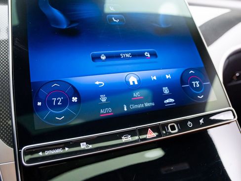 Used 2024 Mercedes-Benz GLC 300 4MATIC image 29