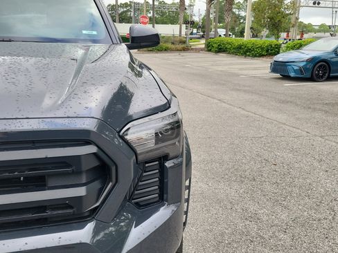 Used 2025 Toyota Tacoma SR5 AWD/4WD image 3
