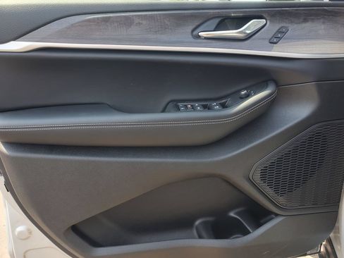 New 2025 Jeep Grand Cherokee Limited AWD/4WD image 11