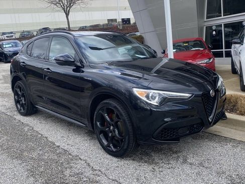 Used 2023 Alfa Romeo Stelvio Veloce image 1