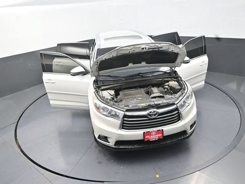 Used 2015 Toyota Highlander XLE AWD/4WD image 41