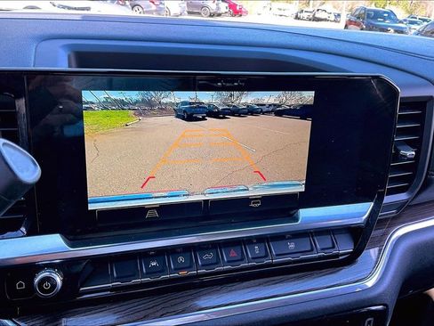 Used 2024 GMC Sierra 1500 Elevation image 11