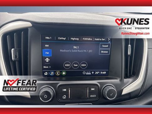 Used 2024 GMC Terrain SLT image 27