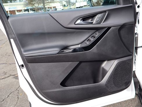 Used 2025 Chevrolet Equinox LT image 32