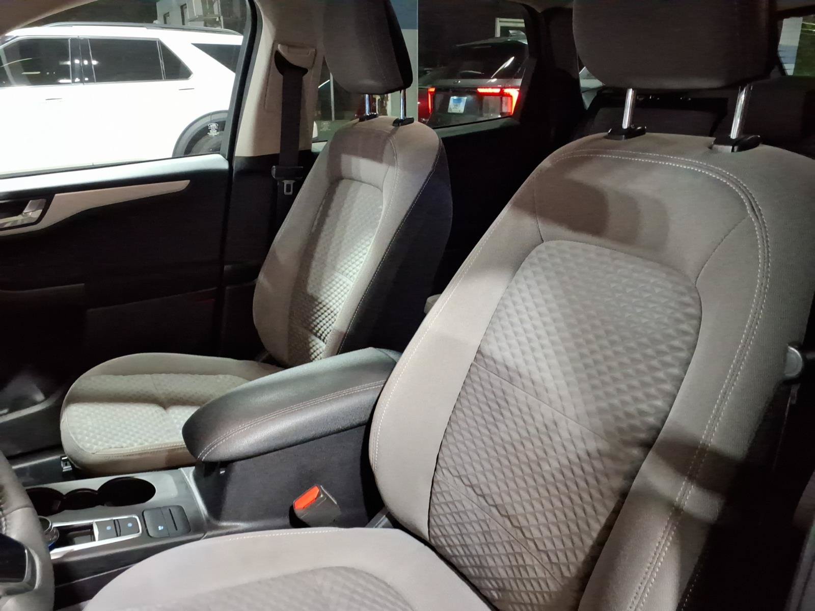 Used 2020 Ford Escape SE Sport FWD image 12