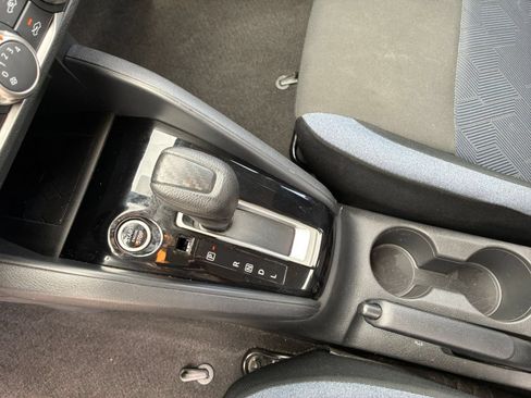 Used 2025 Nissan Versa SV FWD image 34