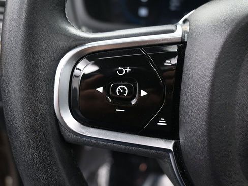 Used 2023 Volvo XC90 B6 Plus image 21