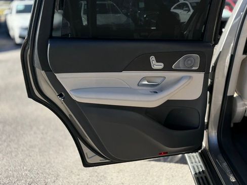 Used 2020 Mercedes-Benz GLS 450 4MATIC image 13