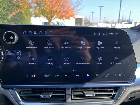 New 2026 Chevrolet Equinox EV LT image 64