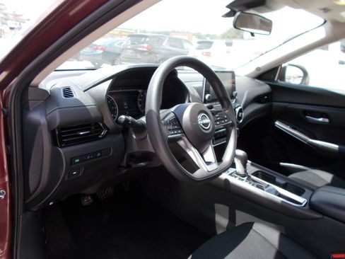Used 2024 Nissan Sentra SV FWD image 12