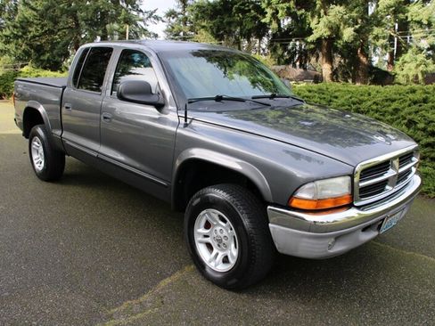Used 2004 Dodge Dakota SLT w/ Deluxe Convenience Group image 2