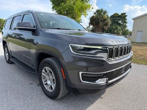 Used 2022 Jeep Wagoneer Series I AWD/4WD image 3