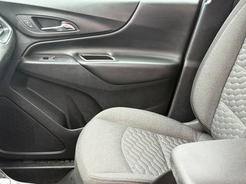 Used 2019 Chevrolet Equinox LT FWD image 12