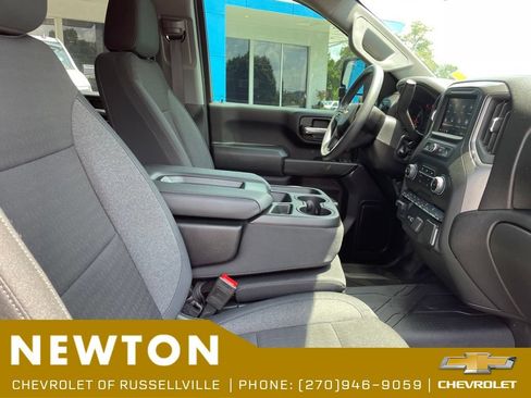 Used 2025 Chevrolet Silverado 2500 Custom w/ Custom Value Package AWD/4WD image 9