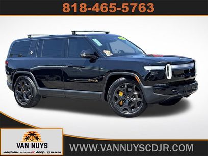 Used 2025 Rivian R1S Premium