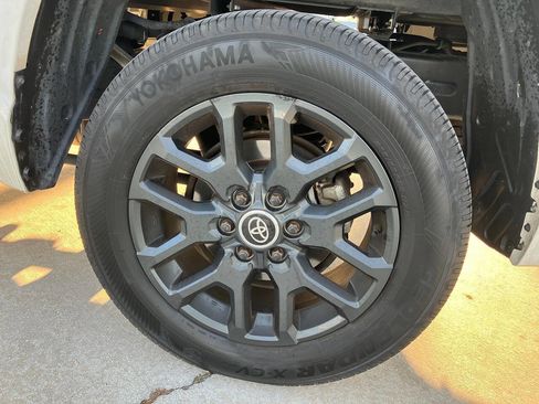 Used 2022 Toyota Tundra SR image 9