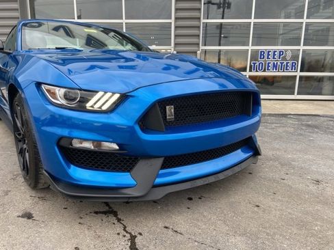 Used 2019 Ford Mustang Shelby GT350 w/ Technology Package image 5