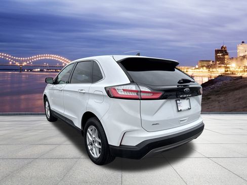 Used 2023 Ford Edge SEL image 3