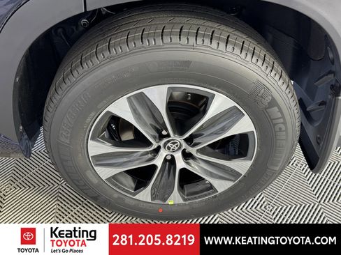 New 2026 Toyota Highlander XLE image 15