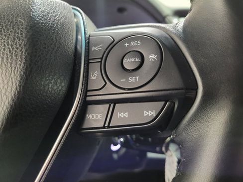 Used 2020 Toyota Camry SE image 28