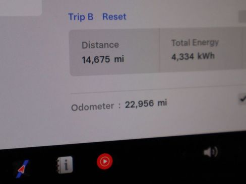 Used 2023 Tesla Model Y Long Range image 42