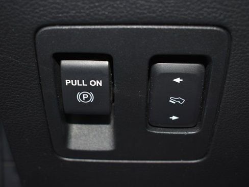 Used 2021 Ford Expedition Limited image 19