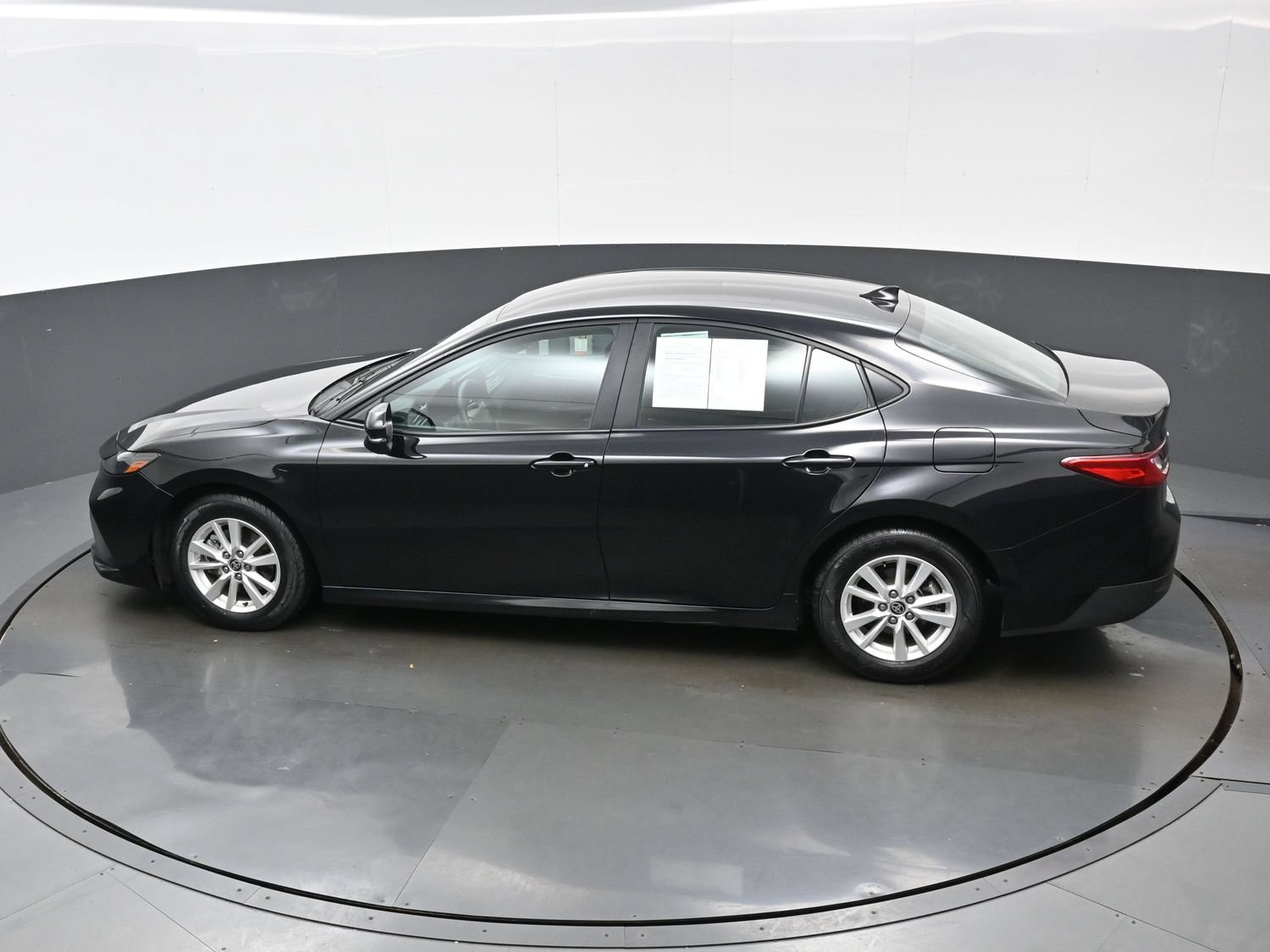 Used 2025 Toyota Camry LE FWD image 37