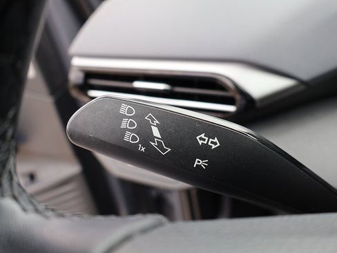 Used 2023 Volkswagen ID.4 S RWD image 46