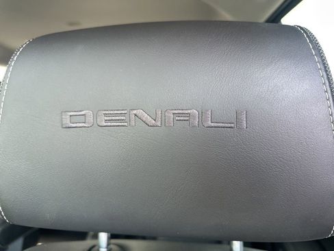 Used 2019 GMC Yukon Denali w/ Denali Ultimate Package image 25