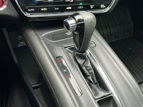 Used 2021 Honda HR-V Touring image 20