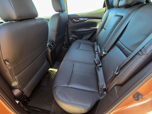 Used 2020 Nissan Rogue Sport SV FWD image 9