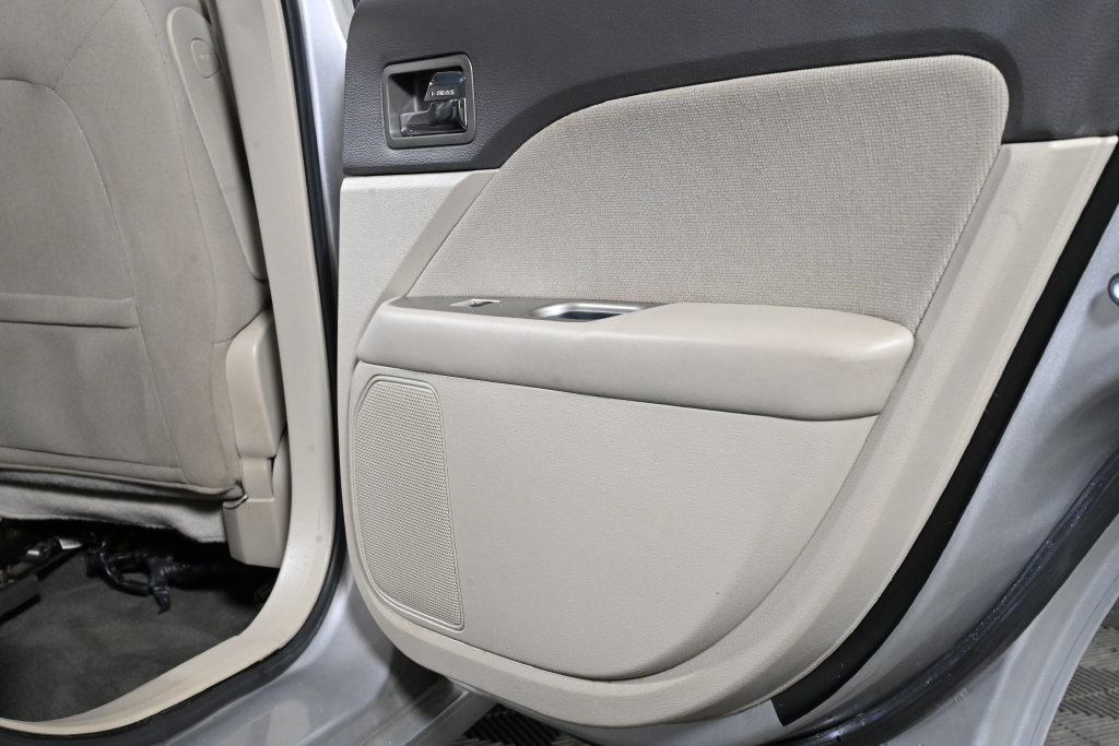 Used 2010 Ford Fusion Hybrid FWD image 30