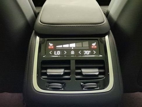 New 2026 Volvo XC90 T8 Ultra w/ Protection Package AWD/4WD image 33