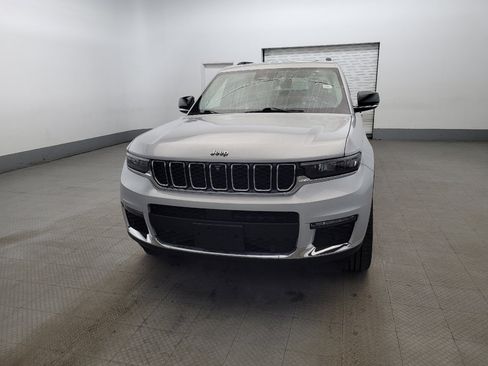 Used 2021 Jeep Grand Cherokee L Limited w/ Luxury Tech Group II image 15